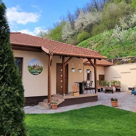 Hos-Cegledi Vendeghaz Miskolc -Oenallo Otthon, Mely Csak Az Oenoeke Exterior photo